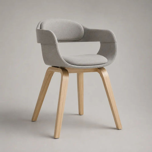 Chaise rembourrée en tissu gris clair avec accoudoirs incurvés et pieds en bois, 58 × 57 × 78 cm